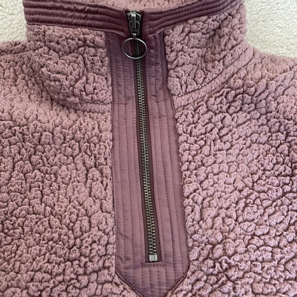 Abercrombie & Fitch Sherpa Half Zip Pullover in Muave - Picture 7 of 12